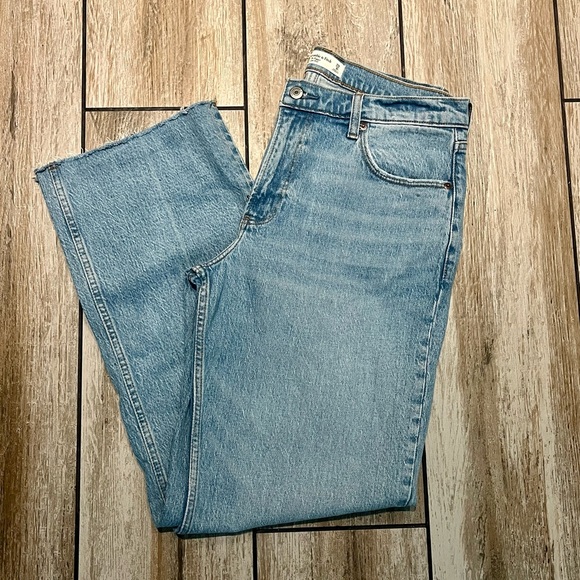 Low Rise Baggy Jeans - Picture 4 of 6